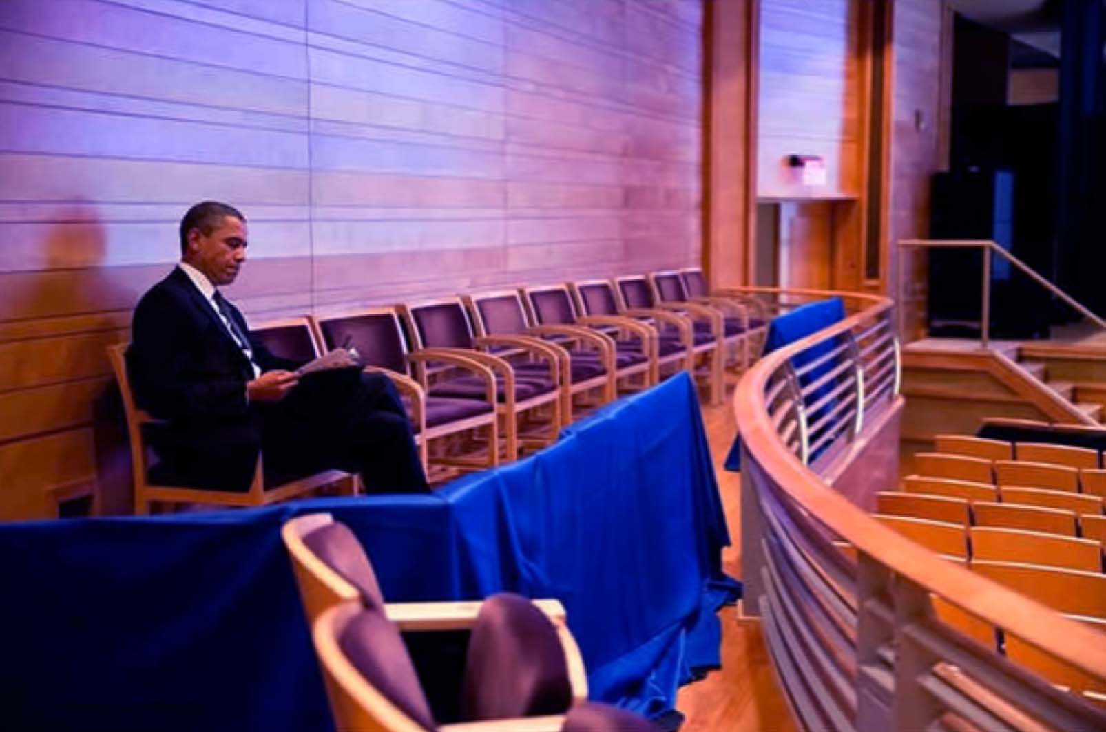 Candid photos of Obama that proves that he is the Coolest President
