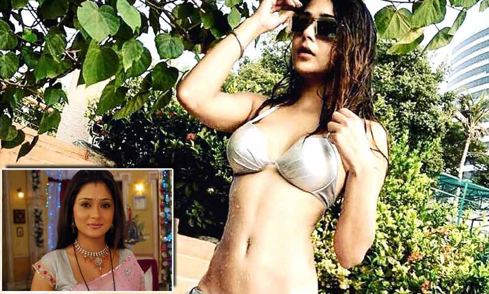 Indian TV actress in bikini:Sara-Khan